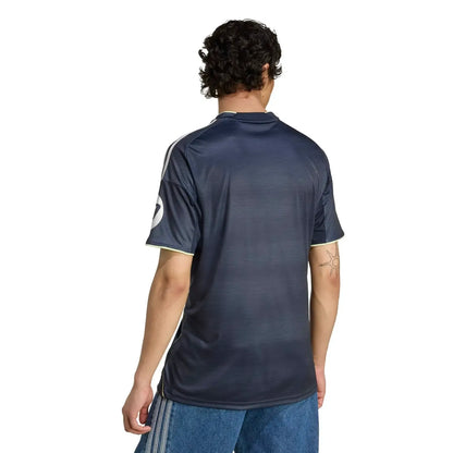 Camiseta visitante Real Madrid, temporada 2025/2026